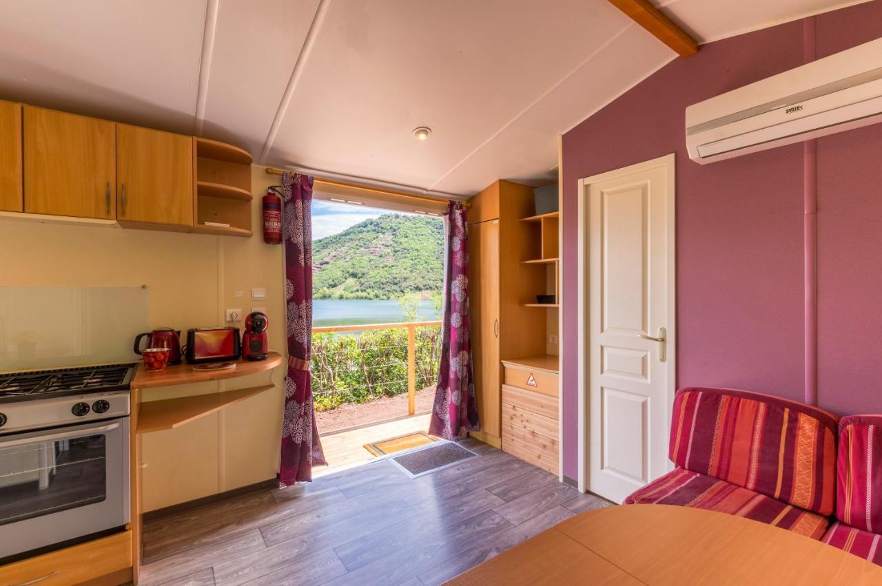 Camping Le Mas De Riri Celles  Exterior photo